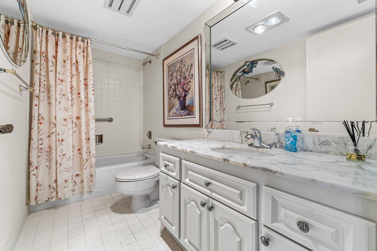 4301 North Ocean Boulevard, Unit A402 Boca Raton, FL 33431 - Photo 15 of 25 014-4301NorthOceanBoulevard-BocaRaton-FL