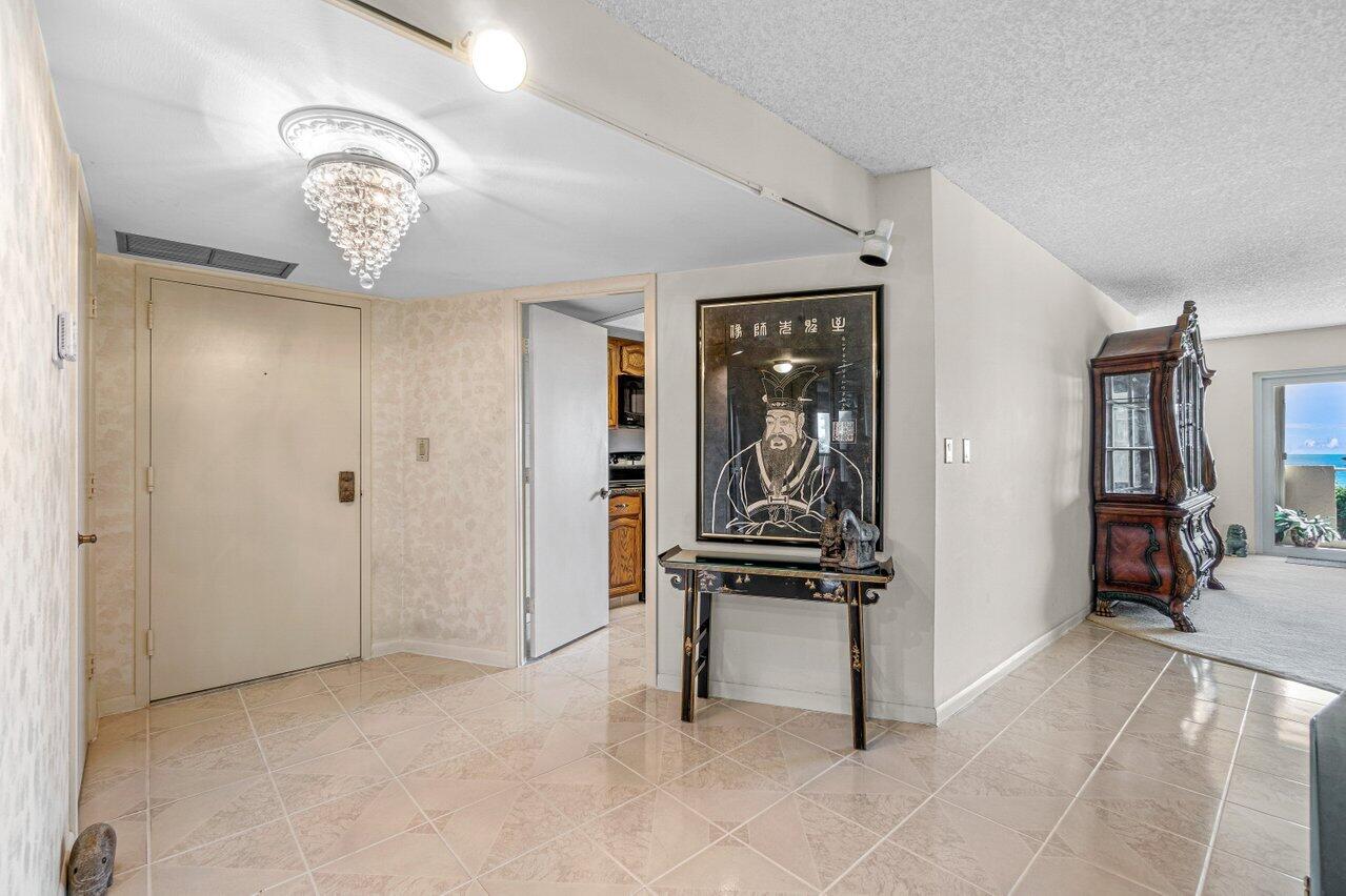 4301 North Ocean Boulevard, Unit A402 Boca Raton, FL 33431 - Photo 4 of 25 001-4301NorthOceanBoulevard-BocaRaton-FL