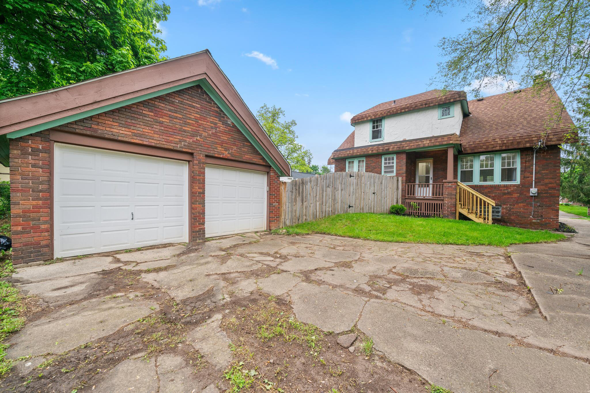 180 Cherokee Road Pontiac, MI 48341 - Photo 27 of 28 DSC03006