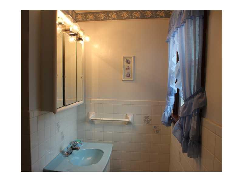 719 Irwin Run Road West Mifflin, PA 15122 - Photo 11 of 17 Full Bath.