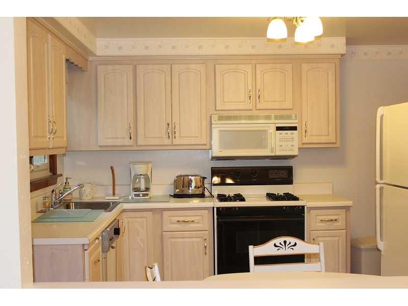 719 Irwin Run Road West Mifflin, PA 15122 - Photo 5 of 17 Kitchen.