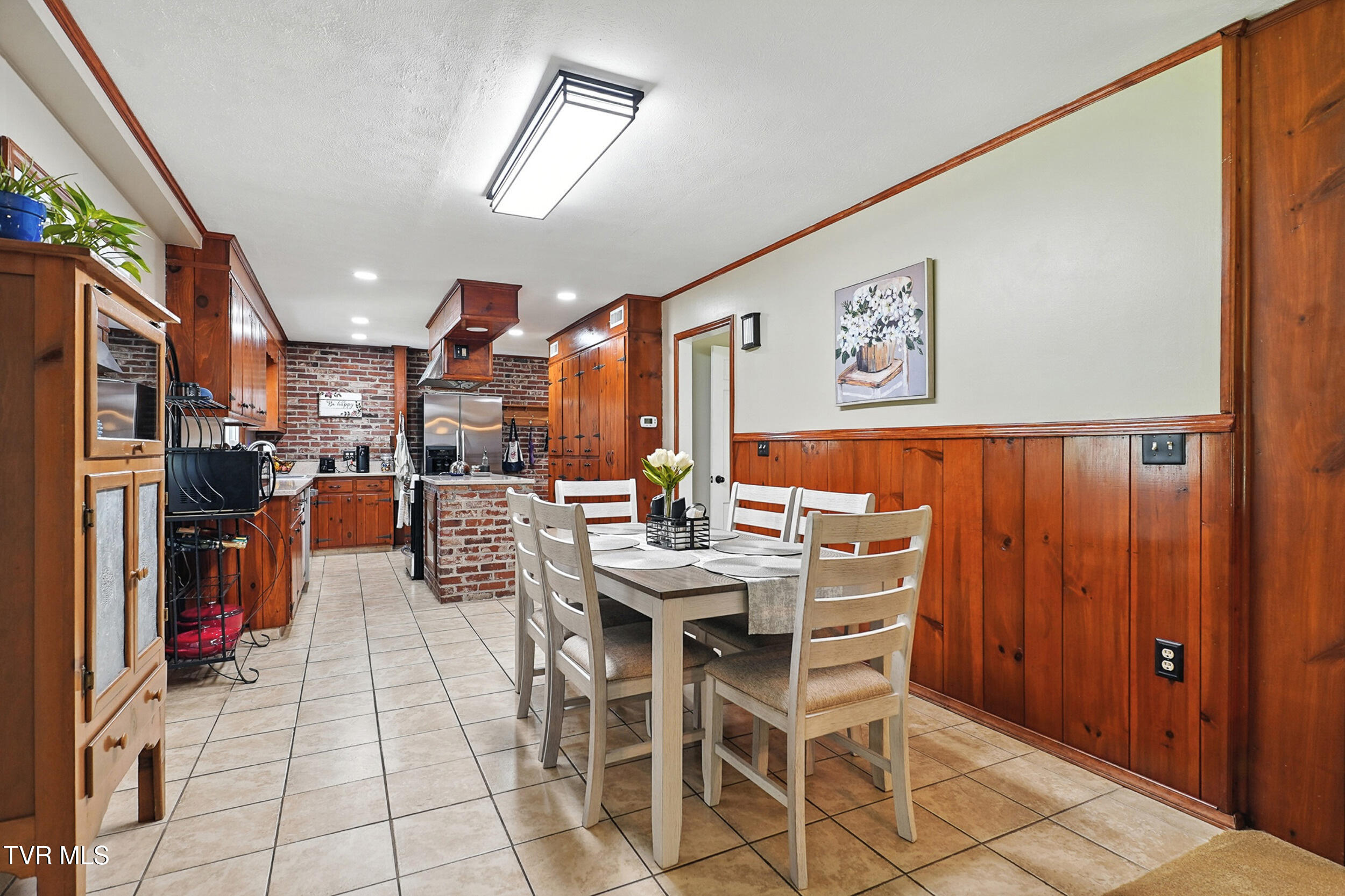 120 Lick Branch Road Bristol, TN 37620 - Photo 13 of 45 kitchen eat in