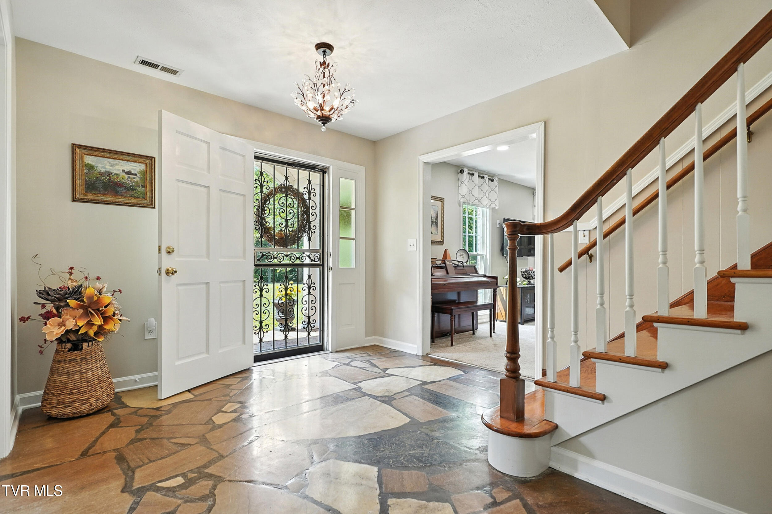 120 Lick Branch Road Bristol, TN 37620 - Photo 14 of 45 foyer