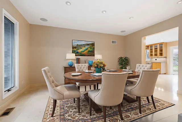 $878,000 | 825 Downing Street, Northbrook, IL 60062