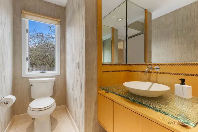 $878,000 | 825 Downing Street, Northbrook, IL 60062