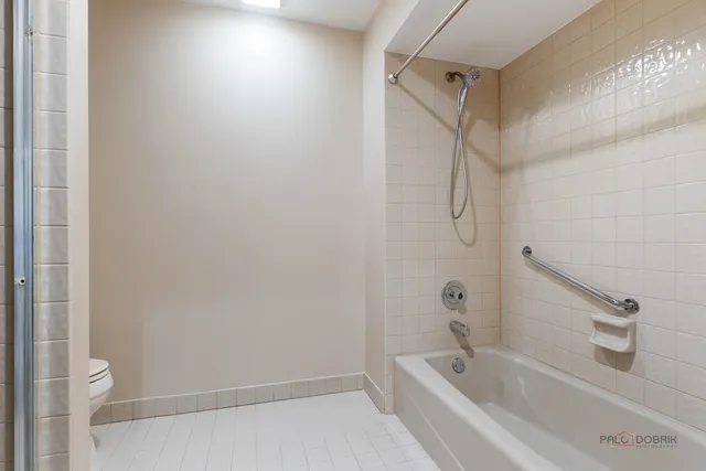 $878,000 | 825 Downing Street, Northbrook, IL 60062