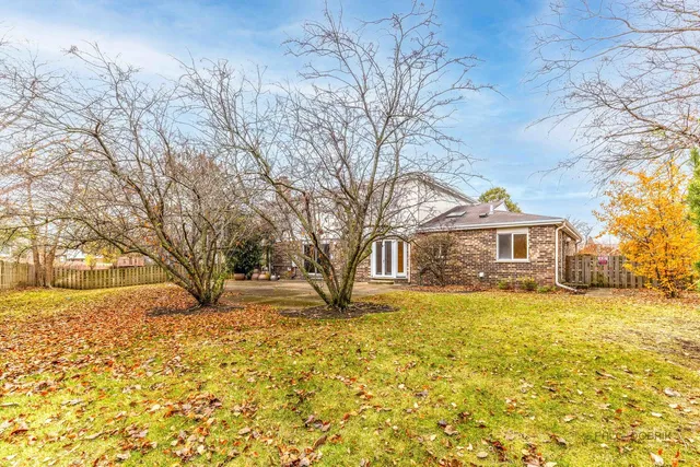 $878,000 | 825 Downing Street, Northbrook, IL 60062