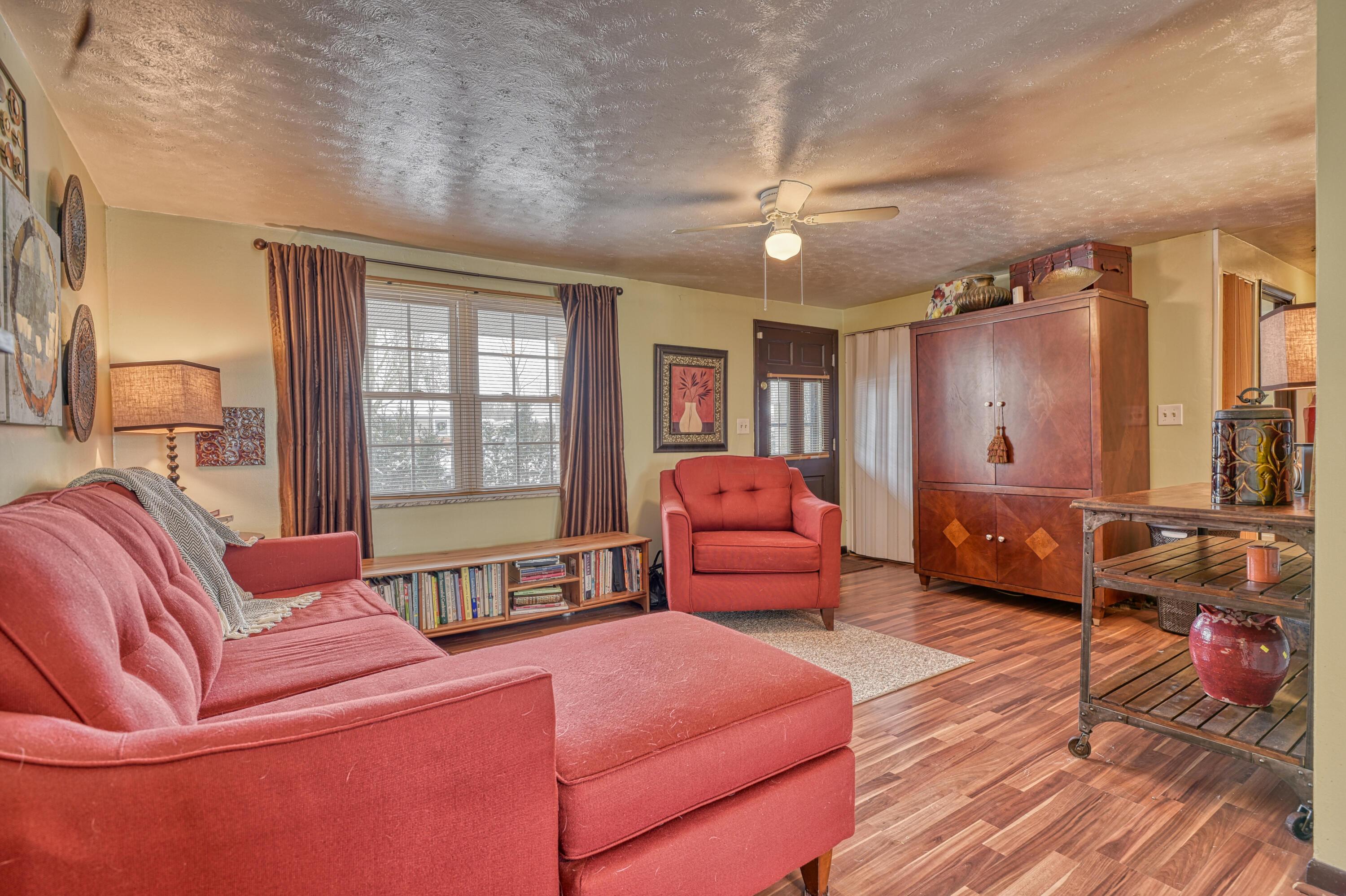 5785 Montevideo Road Westerville, OH 43081 - Photo 8 of 29 Living Room 3