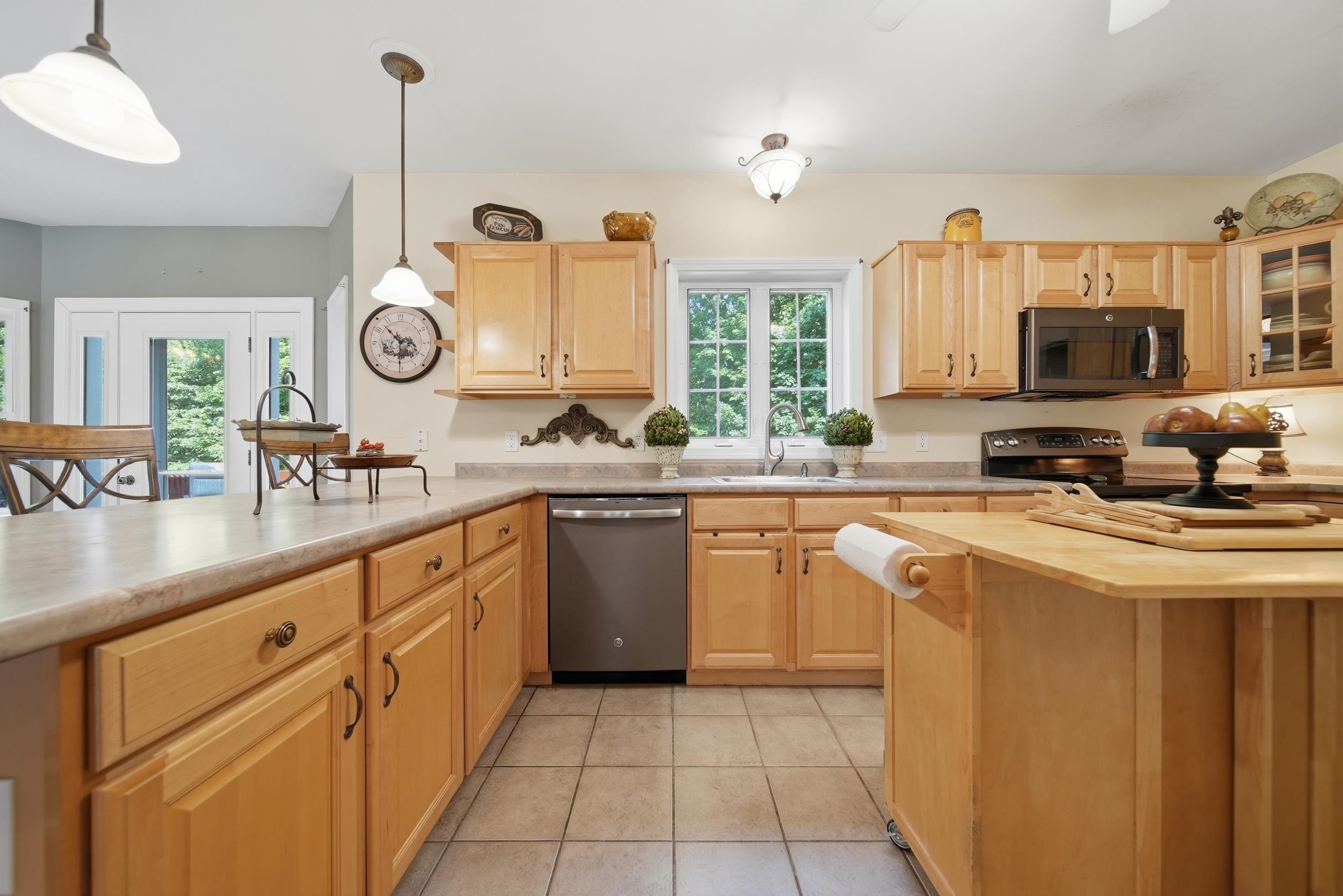 43 Emerson Road Chester, NH 03036 - Photo 9 of 49