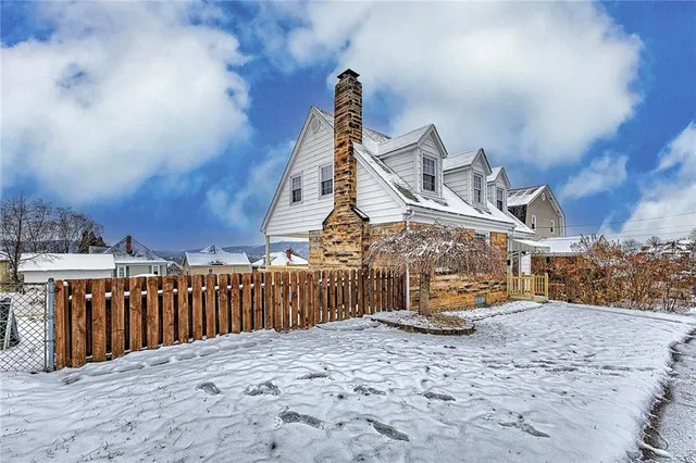 $235,000 | 24 South 6th Street, Youngwood, PA 15697