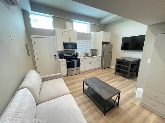 $1,695 | 3335 Triangle Place, Unit A, Glendale, CA 91208