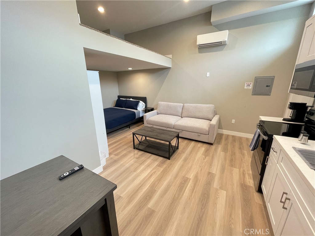 3335 Triangle Place, Unit A Glendale, CA 91208 - Photo 3 of 5