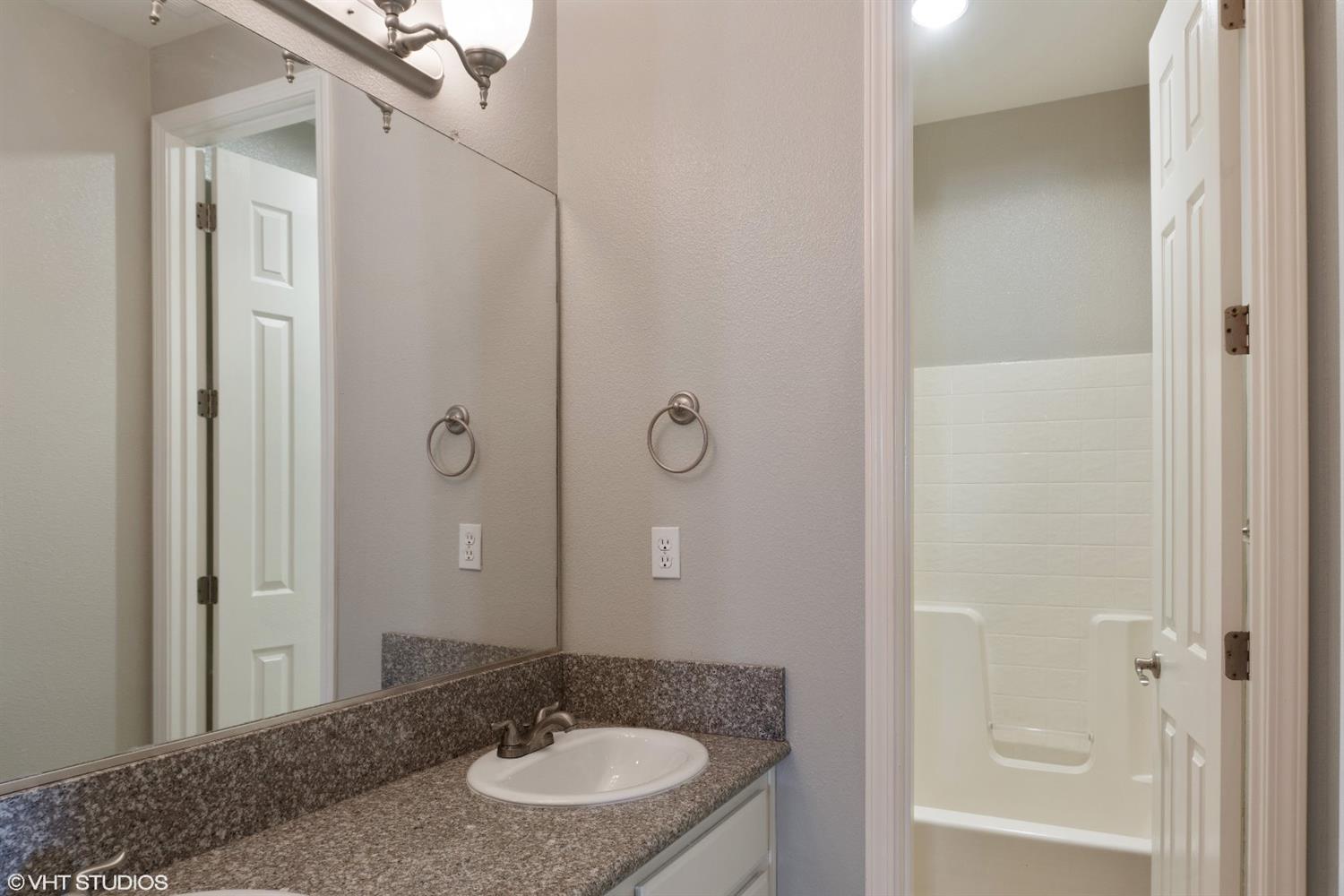 1010 Simonian Avenue Fowler, CA 93625 - Photo 17 of 25 Gallery Image 17
