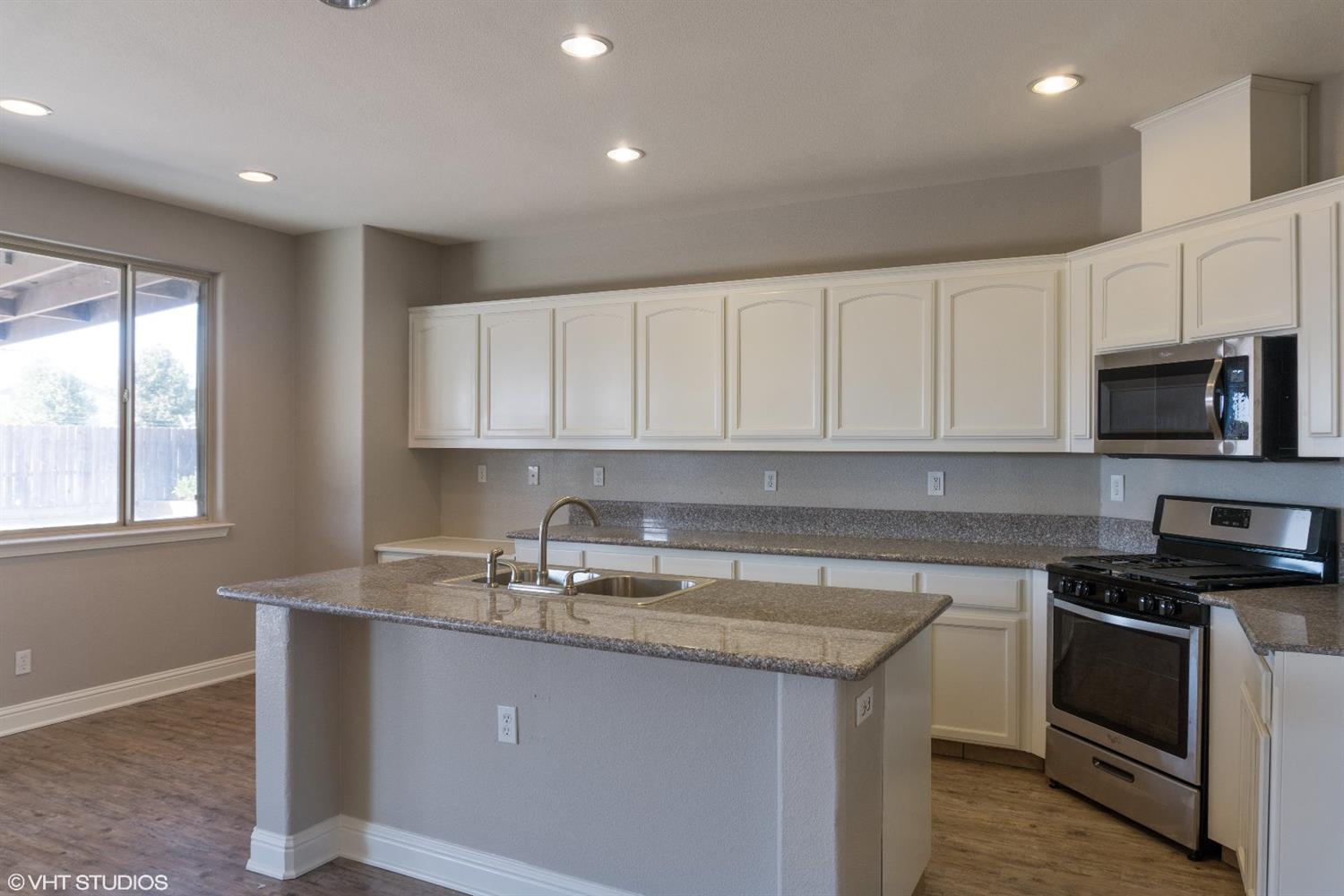 1010 Simonian Avenue Fowler, CA 93625 - Photo 9 of 25 Gallery Image 9