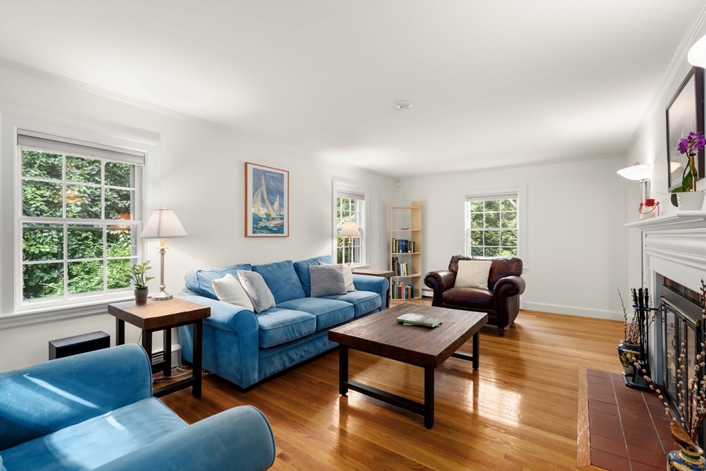 75 Westland Road Weston, MA 02493 - Photo 4 of 28