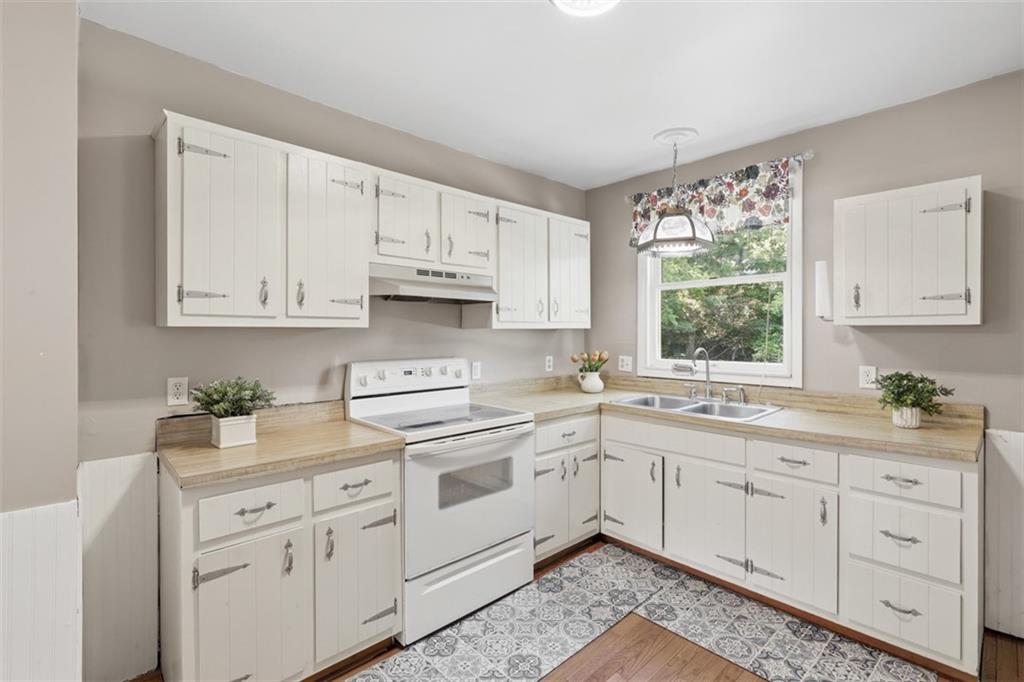 126 Davis Road Sewickley, PA 15143 - Photo 8 of 44