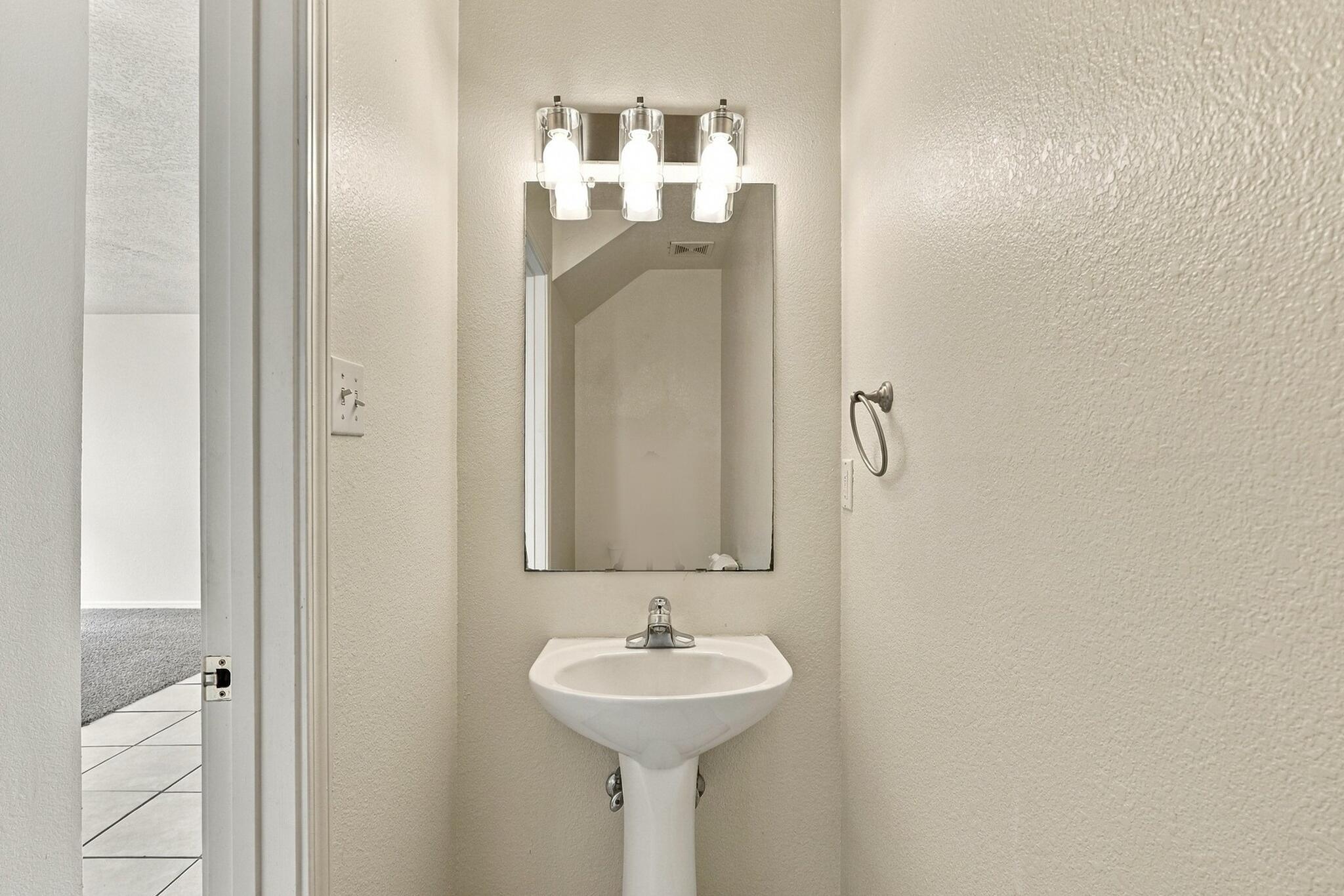 3541 Lavender Meadows Drive Northeast Rio Rancho, NM 87144 - Photo 13 of 39 Gallery Image 13
