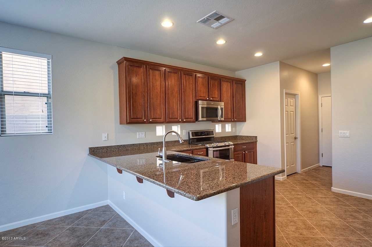 5428 West Red Bird Road Phoenix, AZ 85083 - Photo 17 of 27 Breakfast Bar