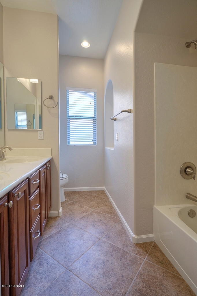 5428 West Red Bird Road Phoenix, AZ 85083 - Photo 8 of 27 Upstairs Guest Bath