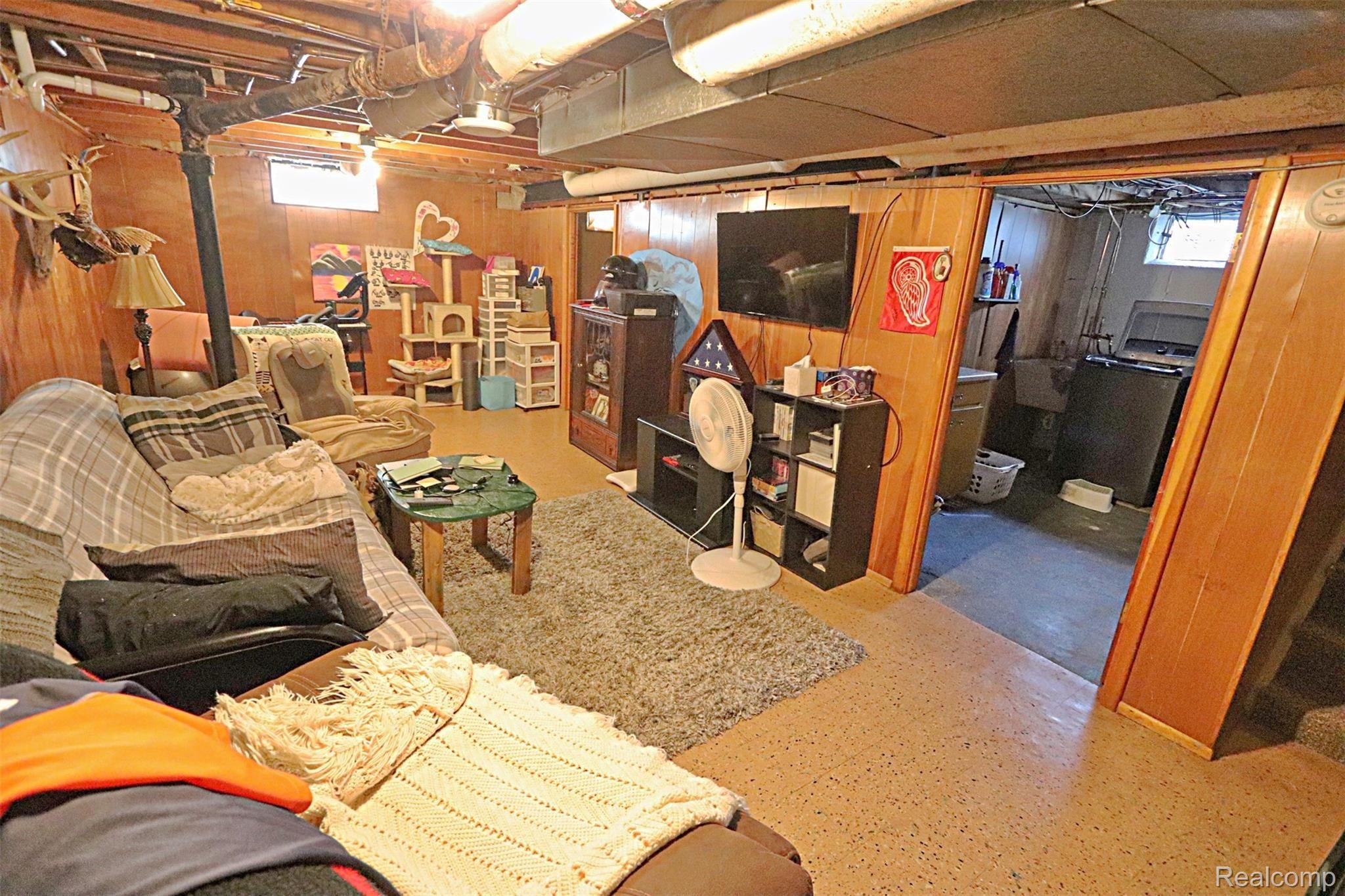 17529 Smith Street Riverview, MI 48193 - Photo 29 of 37 IMG_8251_InPixio.jpg