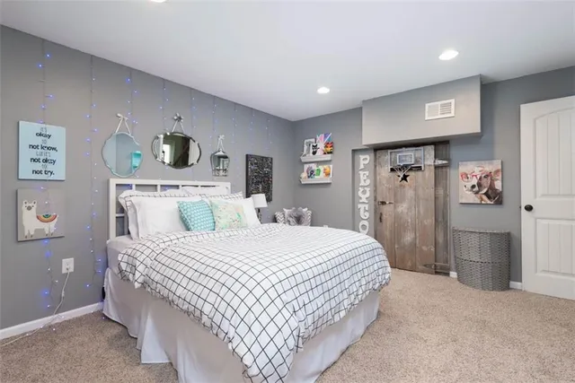 $520,000 | 5275 Southeast Fox Run Road, Lathrop, MO 64465