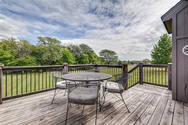 $520,000 | 5275 Southeast Fox Run Road, Lathrop, MO 64465