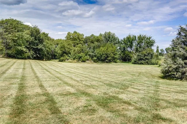 $520,000 | 5275 Southeast Fox Run Road, Lathrop, MO 64465