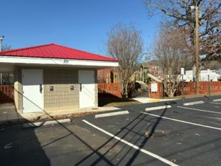 3820 Redding Road Chattanooga, TN 37415 - Photo 5 of 11 a view of a house with street