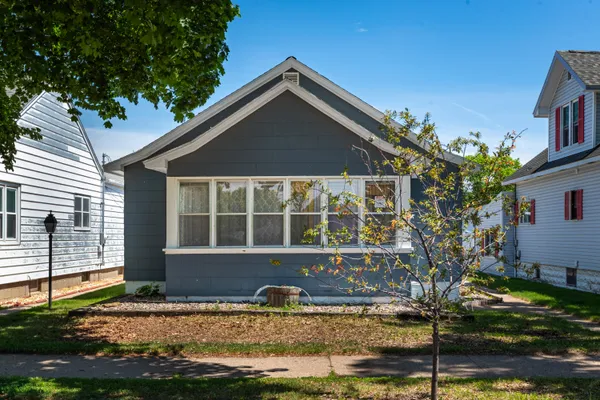 $214,900 | 2030 Wood Street, La Crosse, WI 54603