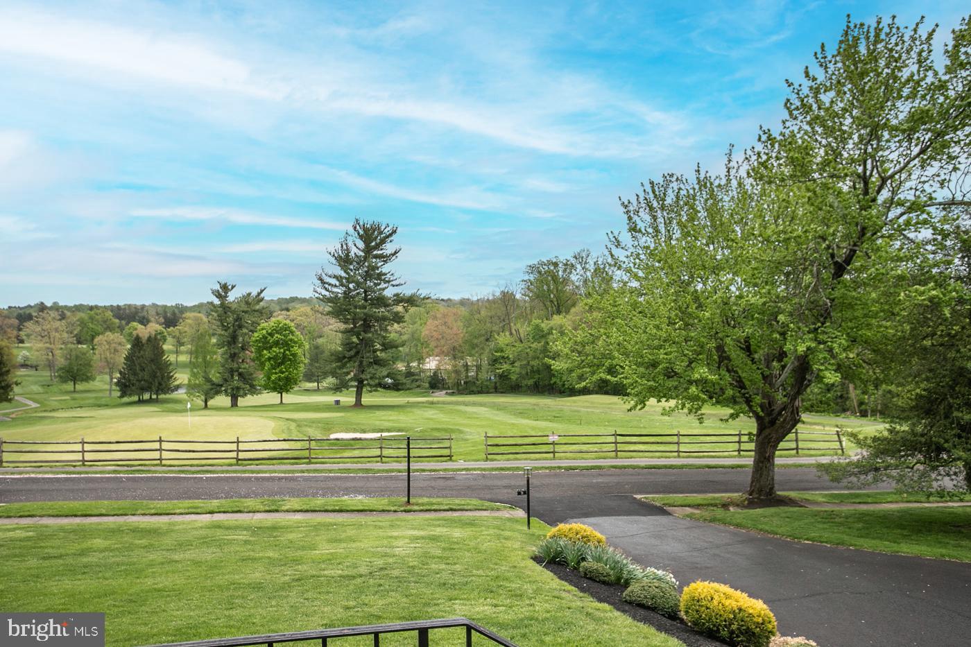 71 Golfview Road Doylestown, PA 18901 - Photo 4 of 31