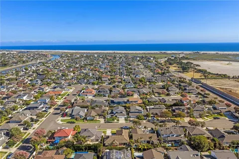 $2,599,000 | 9072 Niguel Circle, Huntington Beach, CA 92646