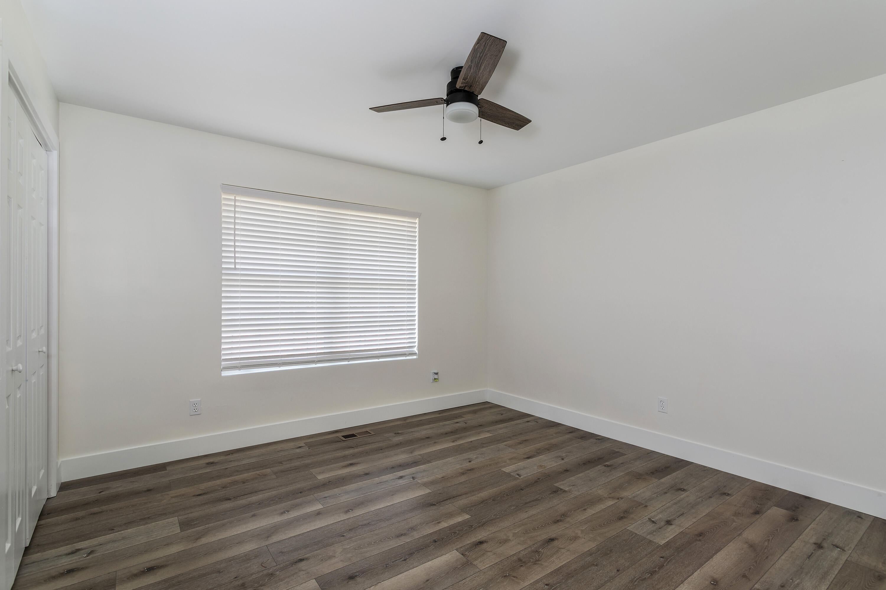 6003 Shirley Pond Road Harrison, TN 37341 - Photo 18 of 22 6003 Shirley Pond Rd_Bedroom 3_by 161 Ph