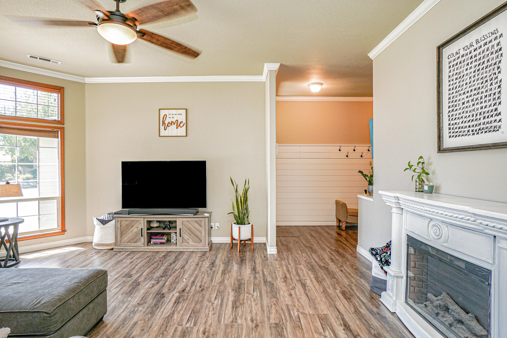 930 Amanda Way Central Point, OR 97502 - Photo 6 of 28 9