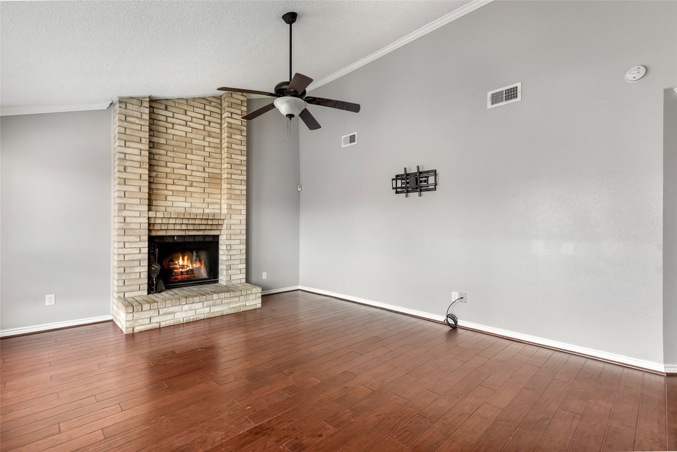18910 Yaupon Trail Humble, TX 77346 - Photo 6 of 22 Living room with high ceilings