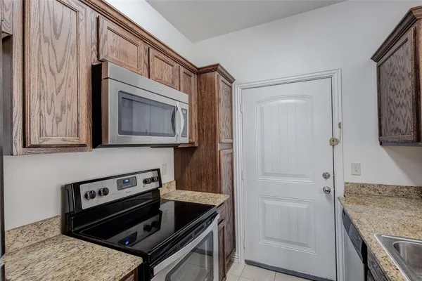 $1,940 | 1534 Aldra Drive, Fort Worth, TX 76120