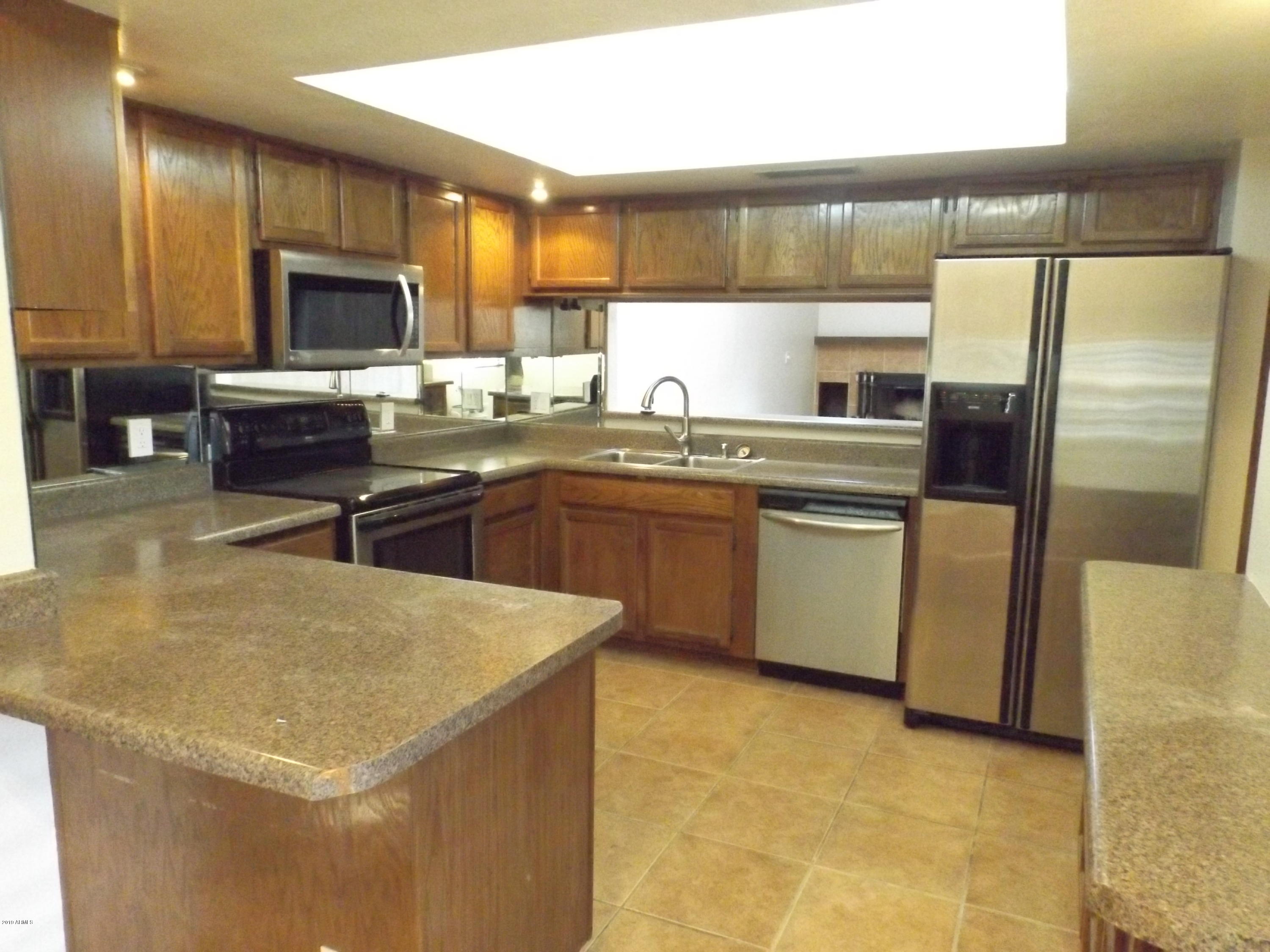 2705 East Cactus Road Phoenix, AZ 85028 - Photo 3 of 20