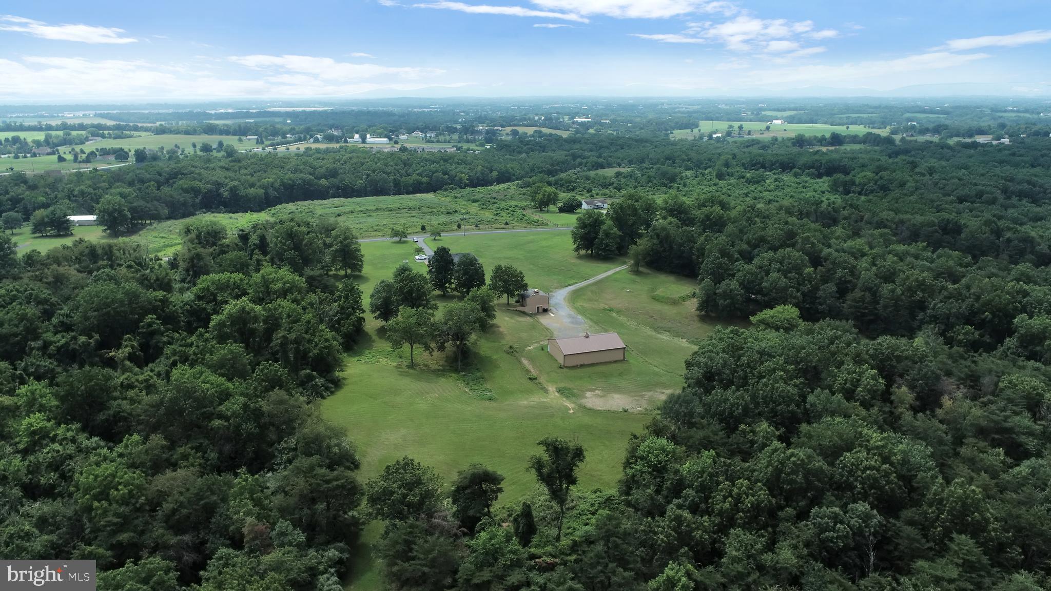 180 Beagle Club Road Carlisle, PA 17013 - Photo 2 of 61 Gallery Image 2