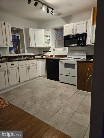 $2,600 | 355 Sturtons Lane, Pasadena, MD 21122