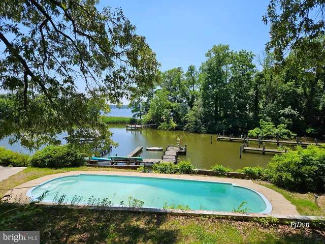 $2,600 | 355 Sturtons Lane, Pasadena, MD 21122