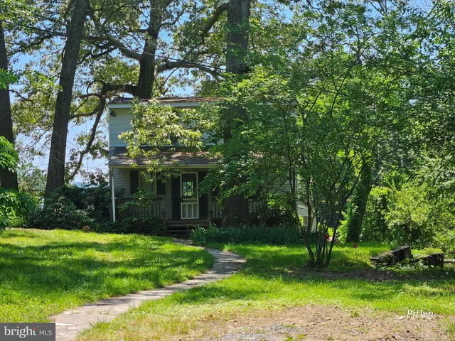 $2,600 | 355 Sturtons Lane, Pasadena, MD 21122