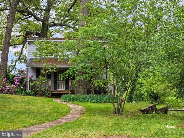 $2,600 | 355 Sturtons Lane, Pasadena, MD 21122