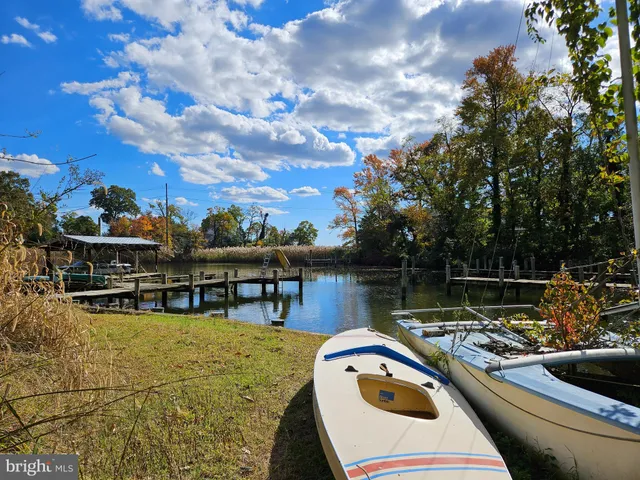 $2,600 | 355 Sturtons Lane, Pasadena, MD 21122