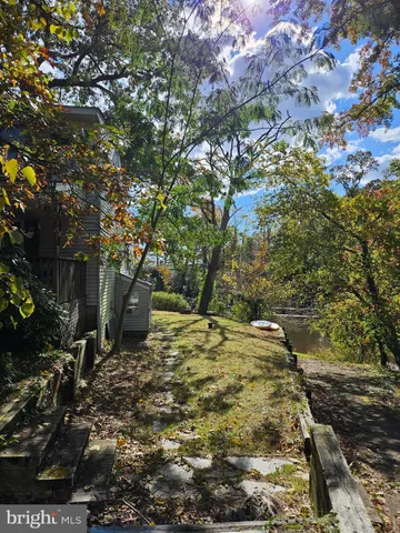 $2,600 | 355 Sturtons Lane, Pasadena, MD 21122