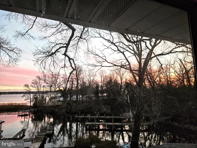 $2,600 | 355 Sturtons Lane, Pasadena, MD 21122