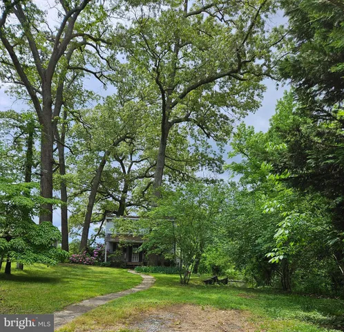 $2,600 | 355 Sturtons Lane, Pasadena, MD 21122