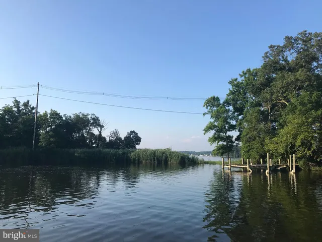 $2,600 | 355 Sturtons Lane, Pasadena, MD 21122