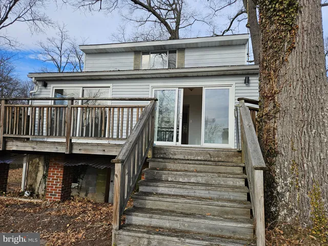 $2,600 | 355 Sturtons Lane, Pasadena, MD 21122