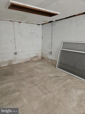 $2,600 | 355 Sturtons Lane, Pasadena, MD 21122