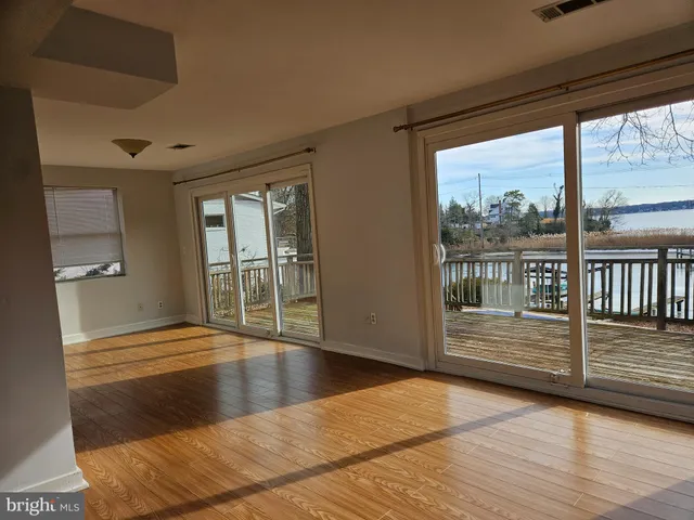 $2,600 | 355 Sturtons Lane, Pasadena, MD 21122