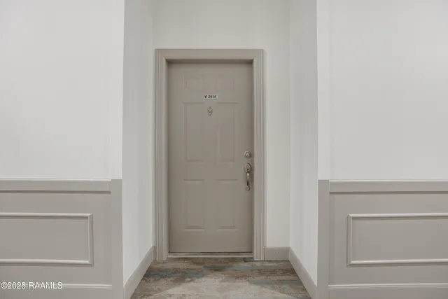 $240,000 | 201 Settlers Trace Boulevard, Unit 2414, Lafayette, LA 70508